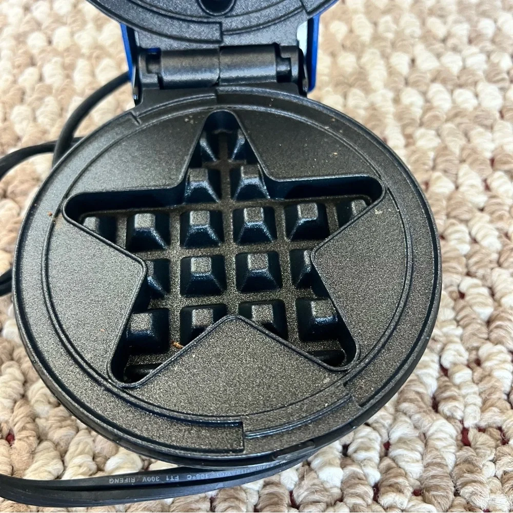 Blue Star-Shaped Waffle Maker